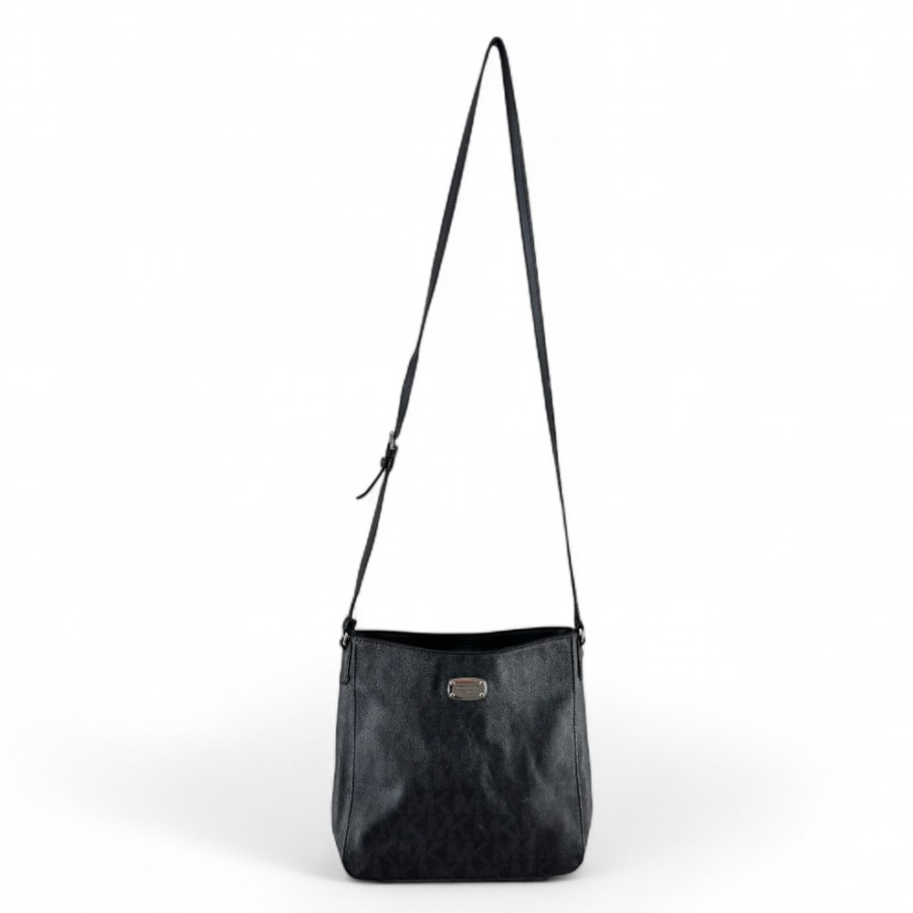 Michael Kors Signature Jet Set Travel Messenger Crossbody Folio Bag